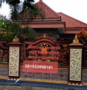 Read more about the article 20 Gambar Batu Ukir Motif Tanaman Hias Pagar Rumah