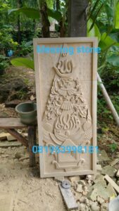 batu paras ukir relief