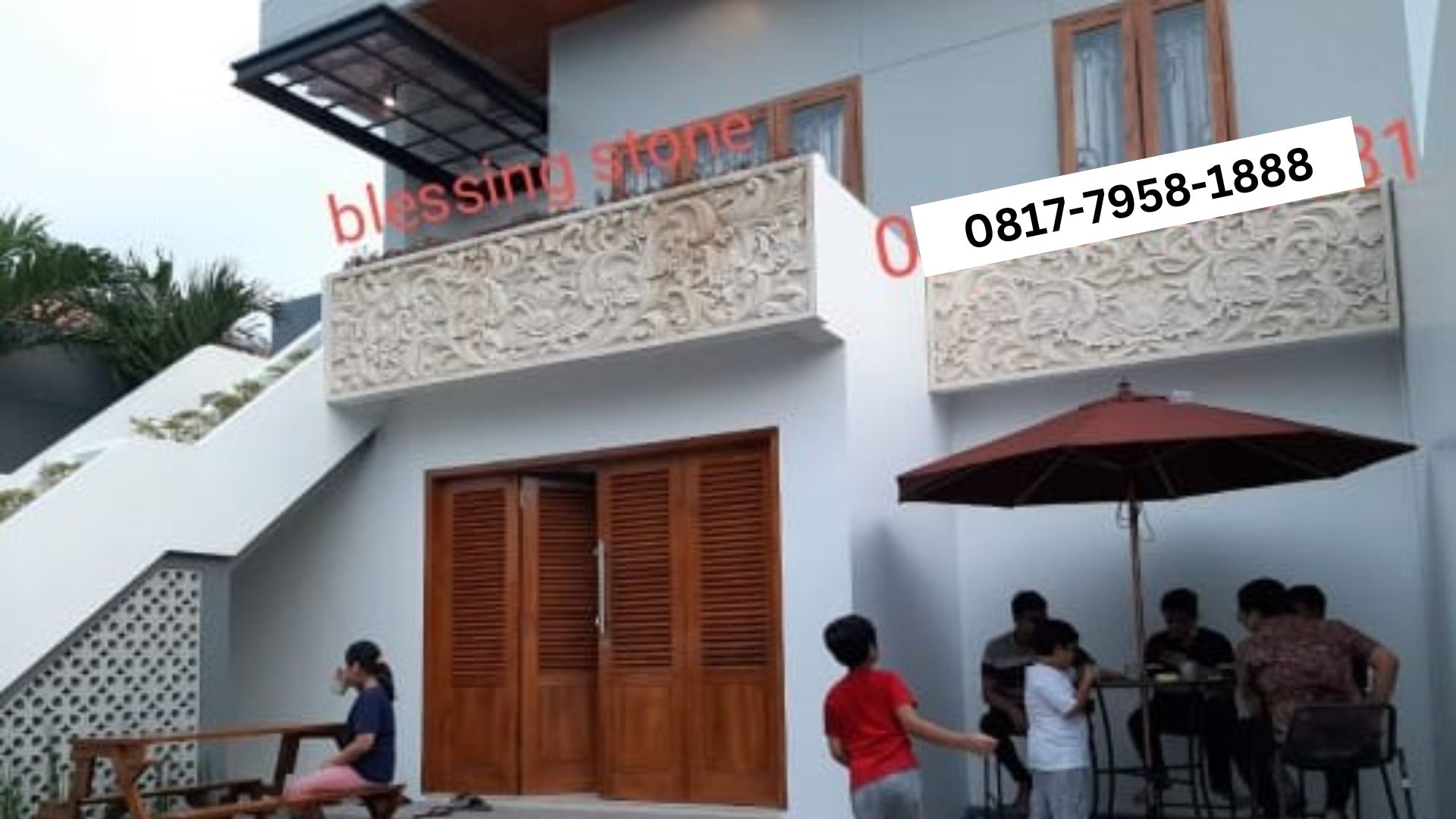 Read more about the article Batu Ukir Paras – Pesona Batu Alam untuk Hiasan Taman Vertikal
