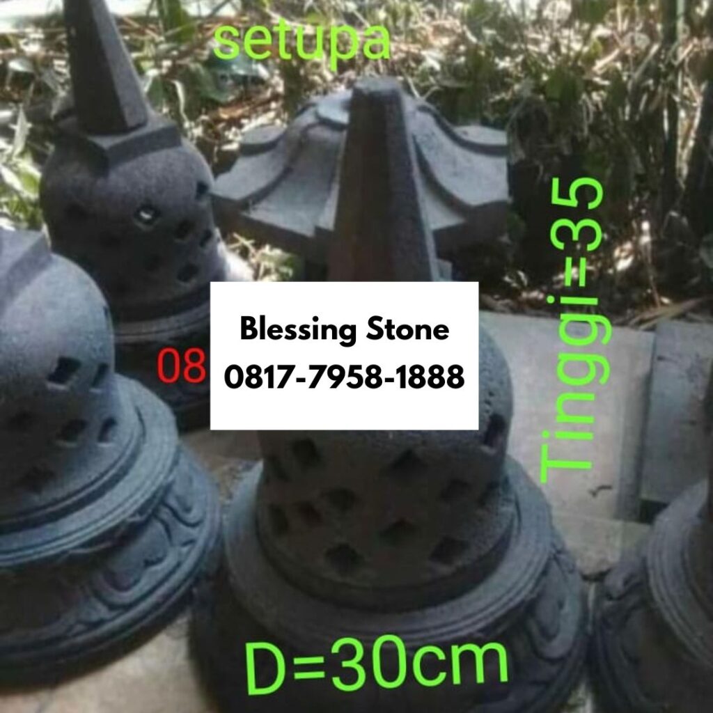 stupa candi batu ukir